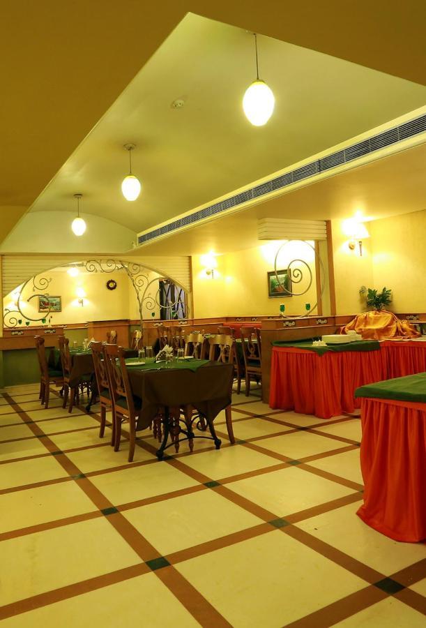 Hotel Royal Omars Kannur Exterior foto