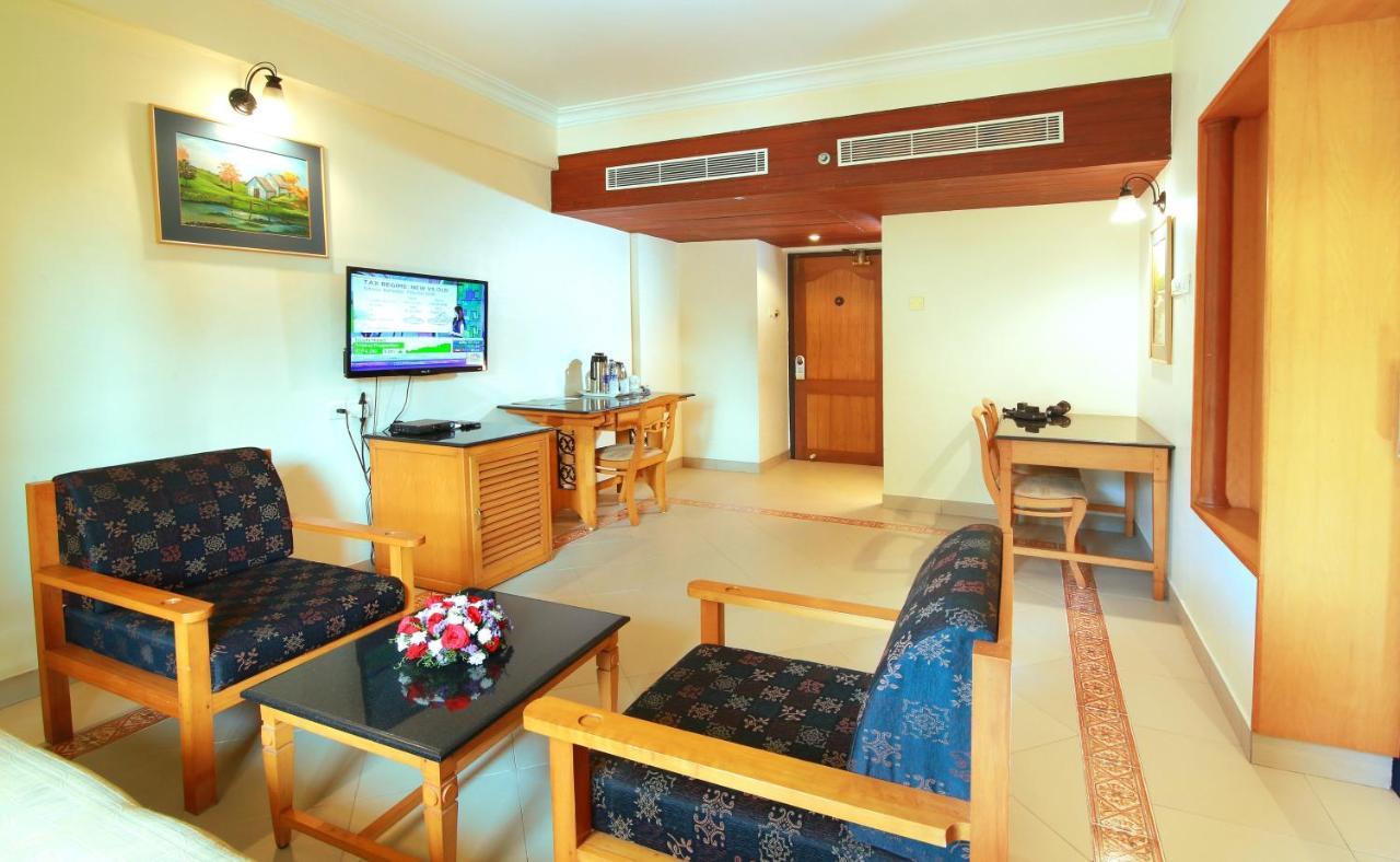 Hotel Royal Omars Kannur Exterior foto
